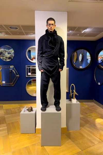 Look 25